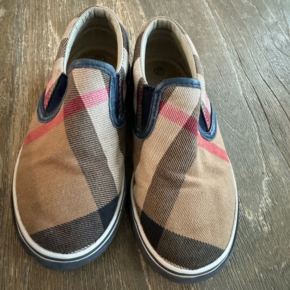 Burberry kids shoes